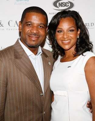 Toy Box Talk: ROCSI A MISTRESS? LISA RAYE SAYS SHE IS!